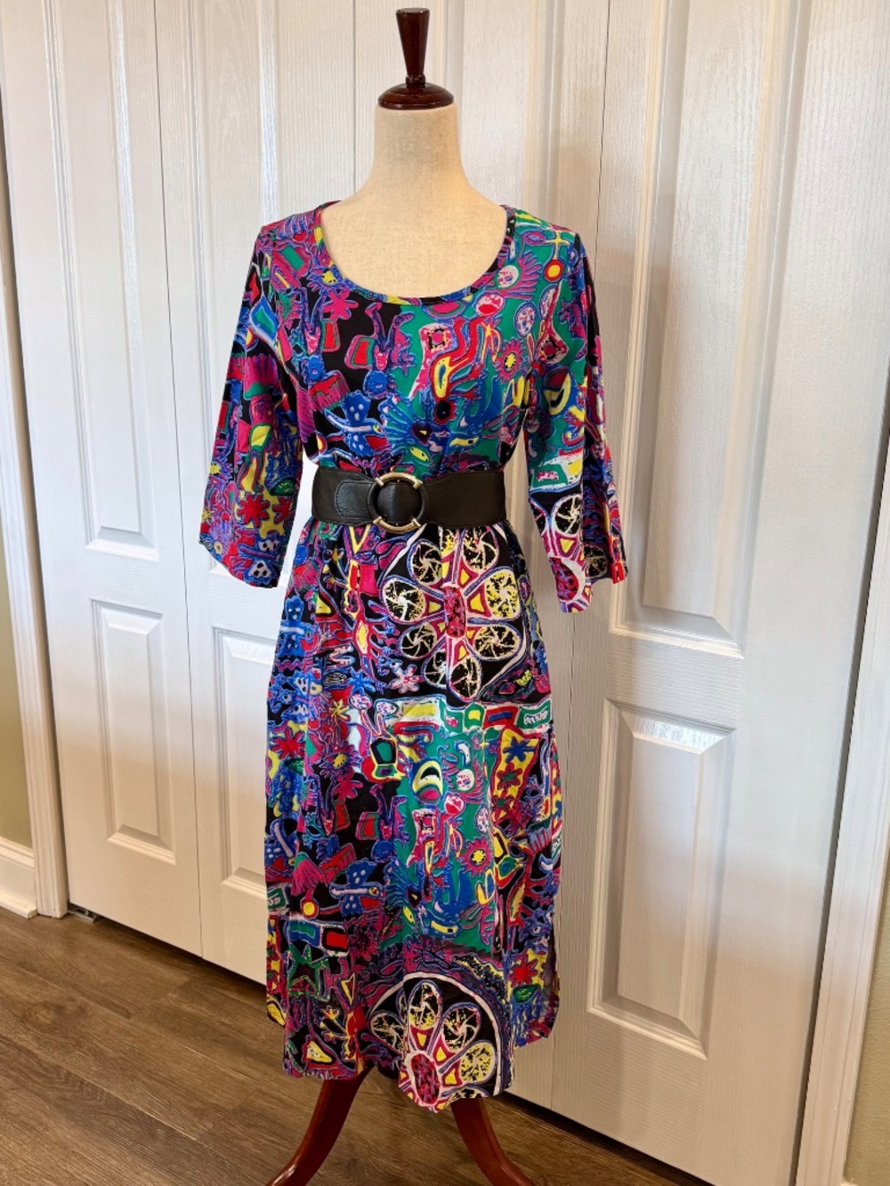 Woman's Size M Cotton Midi Dress Vibrant Artsy Print Scoop Neck Pullover 3/4 Slv